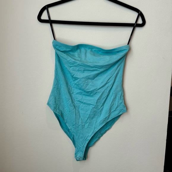 Bundle of tanks/tops from H&M & Forever 21 - Picture 7 of 8